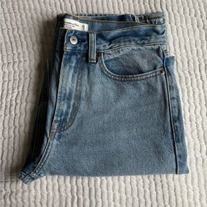 Abercrombie & Fitch Slouchy Jeans